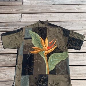 Tommy Bahama 100% Silk Short Sleeve Shirt Floral